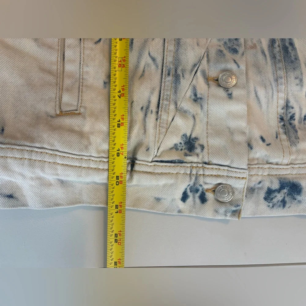 FREE People Rumors Denim Jacket in Jones Tie Dye Blue Size Small EEUC 0436 - Picture 15 of 15